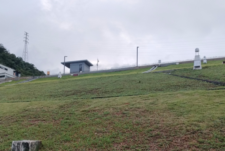 深圳市大鵬新區(qū)上洞，坑尾頭水庫大壩智能安全監(jiān)測